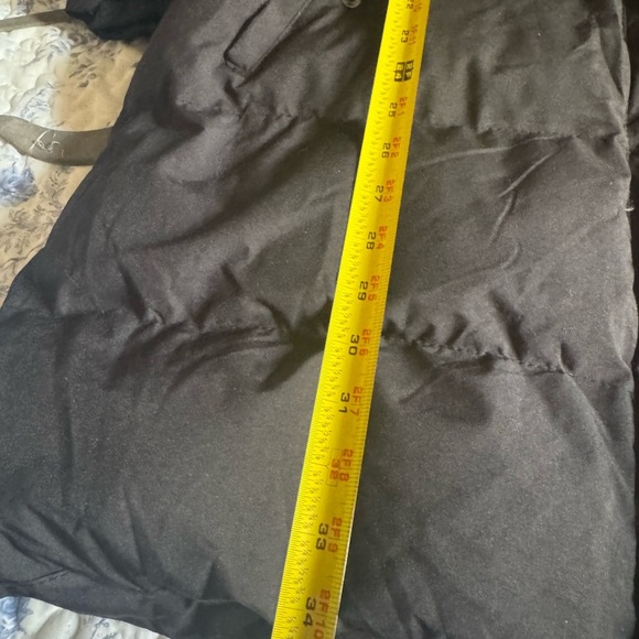 Elegant Charcoal Puffer Jacket with Faux Fur Trim - Picture 7 of 10